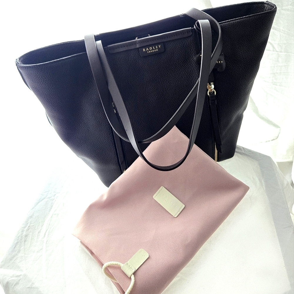 Gorgeous Radley London Tote EUC - Picture 3 of 16